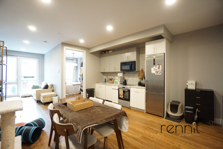 853 Lexington Ave, Apt 2D Image 3
