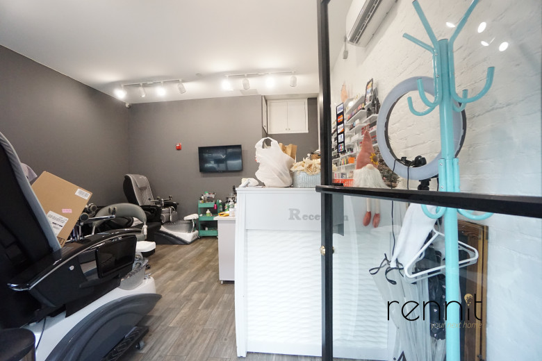 1093 Putnam Ave #Commercial, Apt C4 Image 9