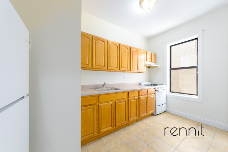 1124 43rd St, Apt C2 Image 2