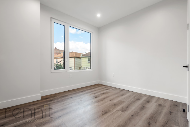 125 Kings Hwy, Apt 2F Image 4