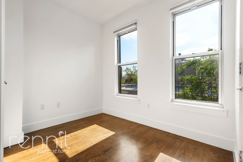 377 Manhattan Ave, Apt 3R Image 8