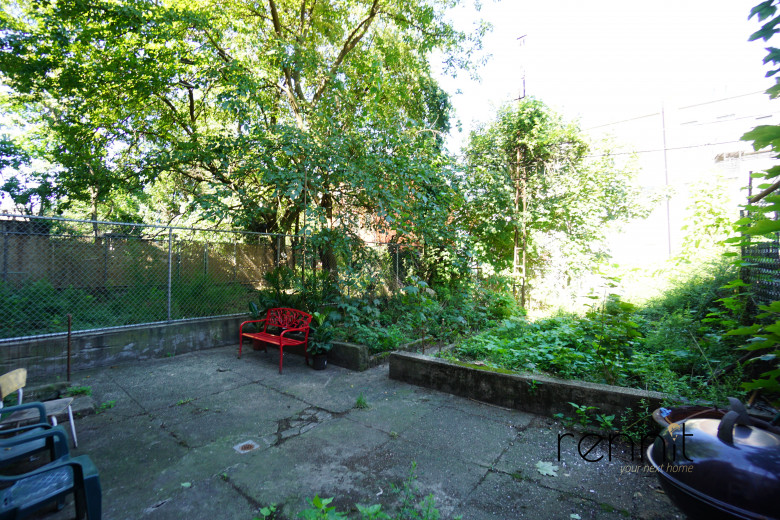 235 Troutman St, Apt 1R Image 18