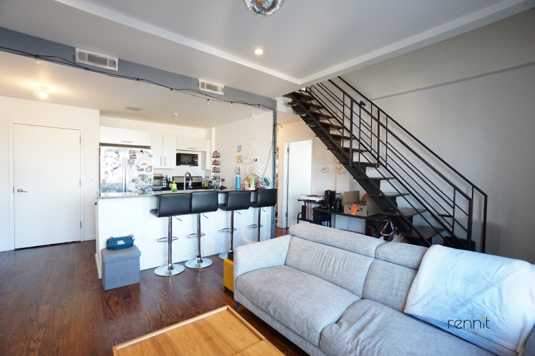 293 McGuinness Blvd, Apt 4A Image 13