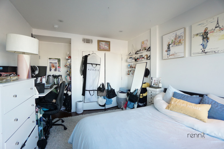 293 McGuinness Blvd, Apt 4A Image 14