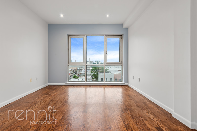 293 McGuinness Blvd, Apt 4A Image 8