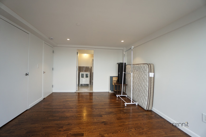 299 McGuinness Blvd, Apt 3A Image 17