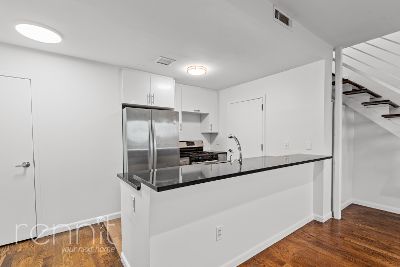 299 McGuinness Blvd, Apt 3A Image 5