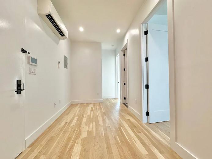 511 Meeker Ave, Apt 2C Image 9