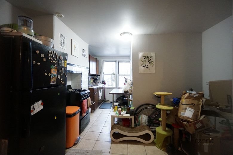 689 Park Ave, Apt 2L Image 4