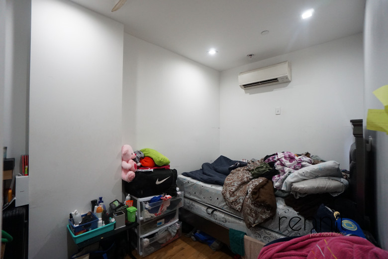 562 Park Pl, Apt 2F Image 11