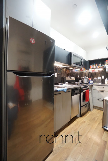562 Park Pl, Apt 2F Image 14