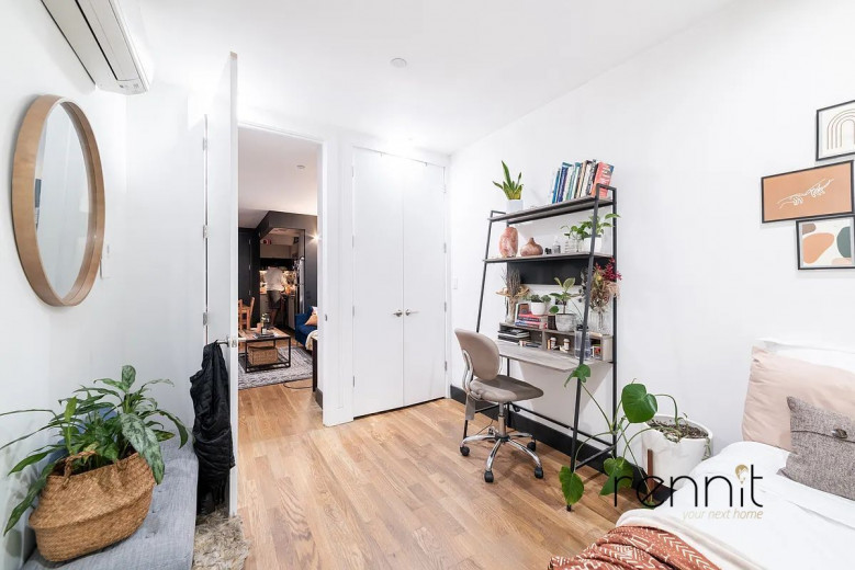 562 Park Pl, Apt 2F Image 17