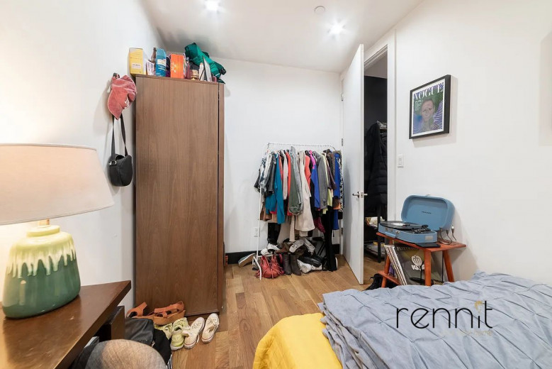 562 Park Pl, Apt 2F Image 20