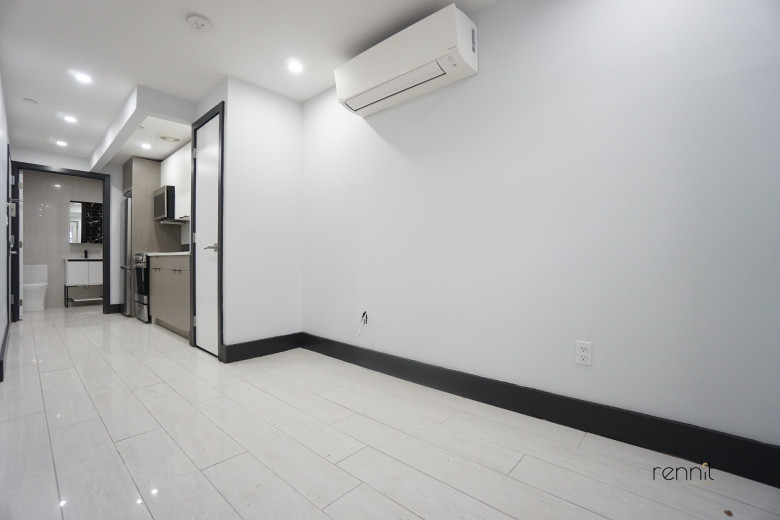 1186 Park Pl, Apt C Image 3