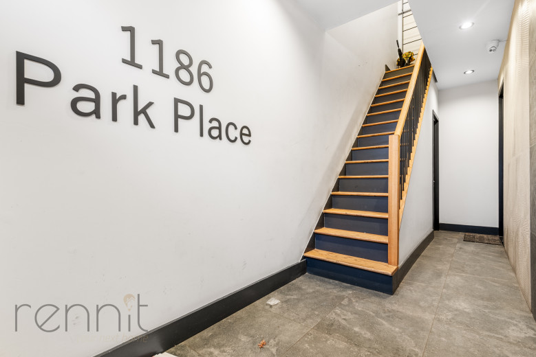 1186 Park Pl, Apt A Image 4