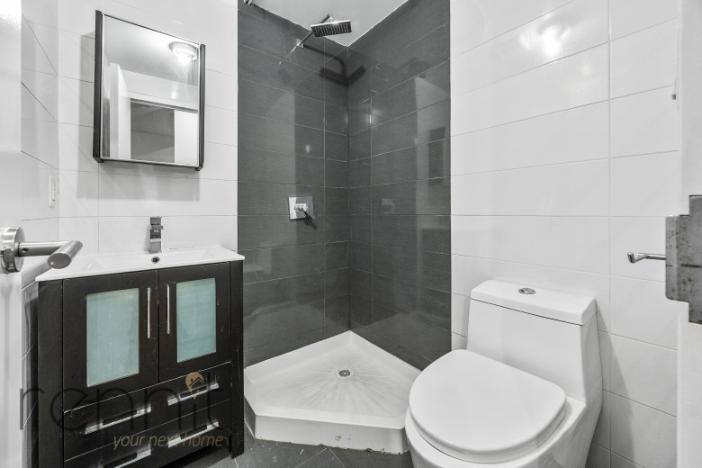 643A Madison St, Apt 1A Image 12