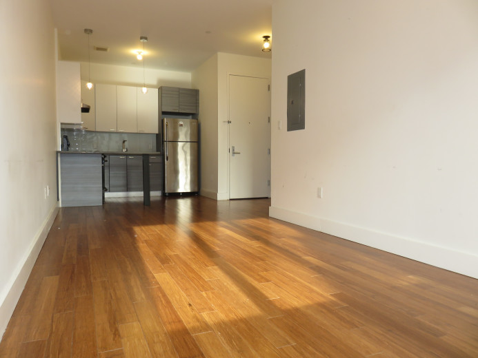 643 Madison St, Apt 2A Image 2