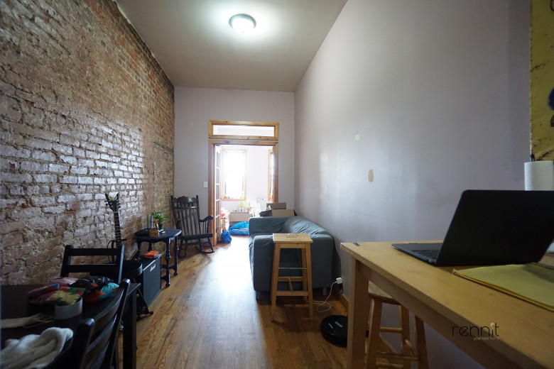 420 Melrose St, Apt 2R Image 2