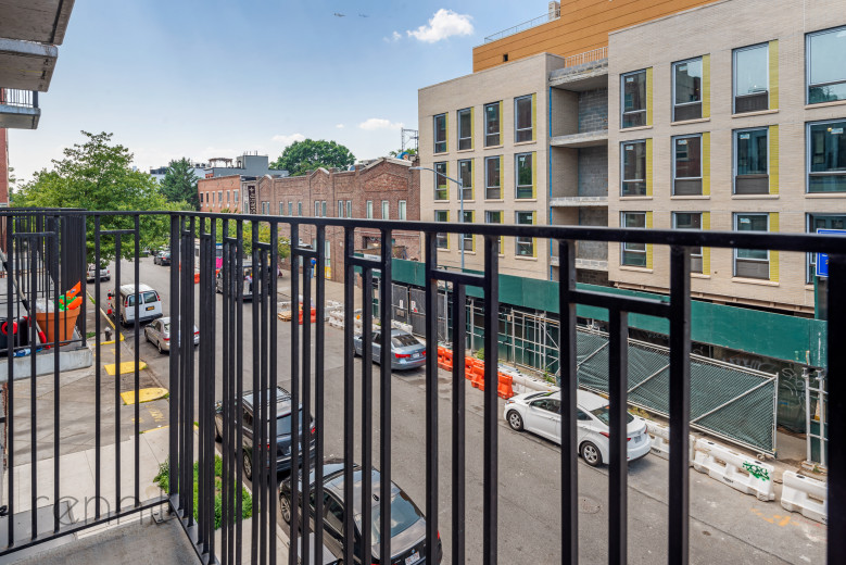 774 Lexington Ave, Apt 3A Image 3