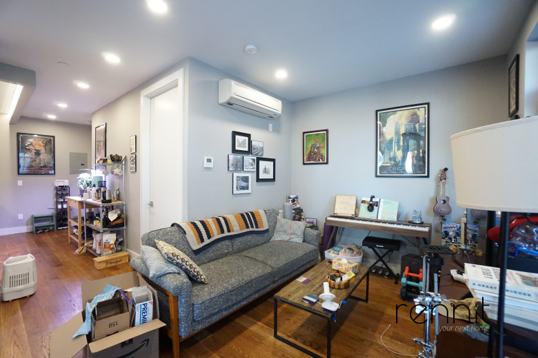 853 Lexington Ave, Apt 2C Image 2
