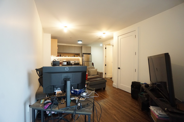26-25 3rd St, Apt 208B Image 4