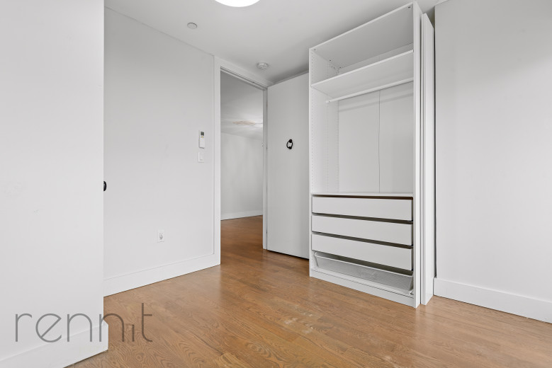 295 Montgomery St, Apt 3R Image 10