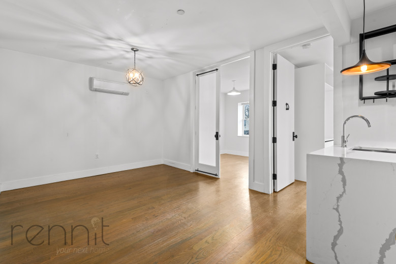 295 Montgomery St, Apt 3R Image 3