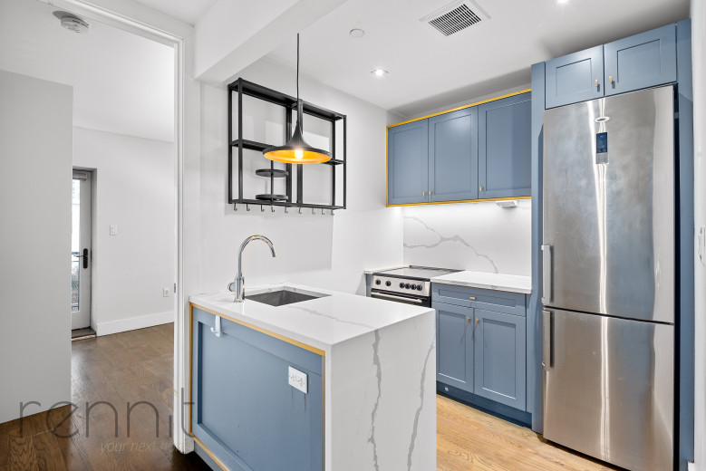 295 Montgomery St, Apt 3R Image 4