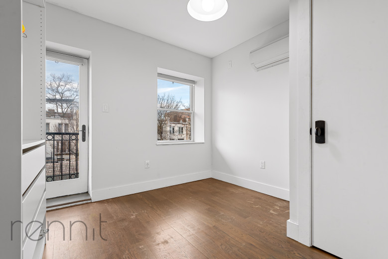 295 Montgomery St, Apt 3R Image 9