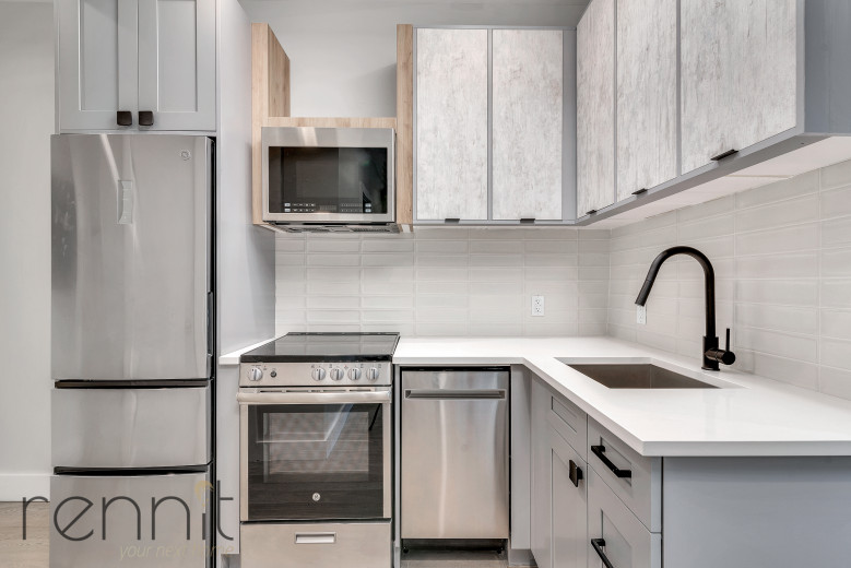 235 Martense St, Apt 2A Image 2