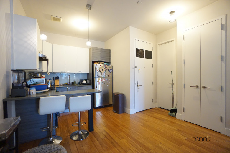 643A Madison St, Apt 2B Image 3