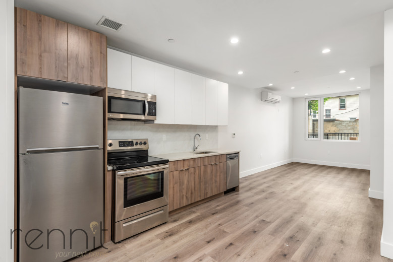 125 Kings Hwy, Apt 1B Image 1