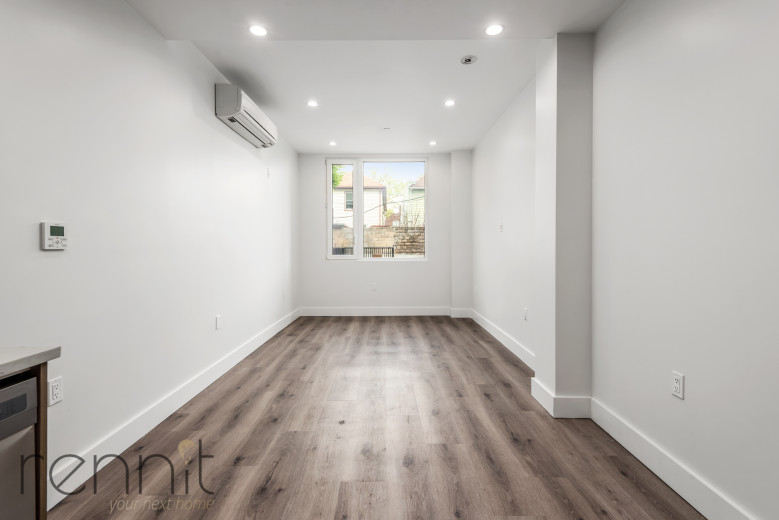 125 Kings Hwy, Apt 1B Image 2