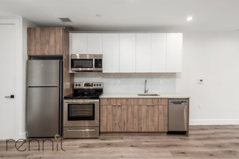 125 Kings Hwy, Apt 1B Image 3