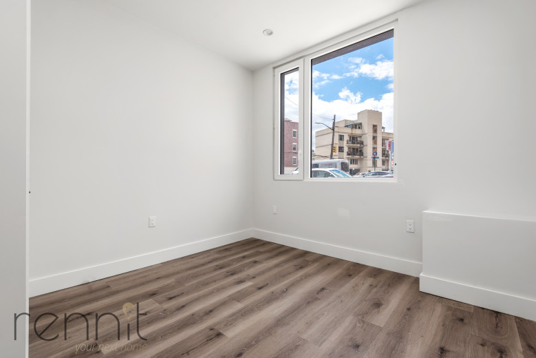 125 Kings Hwy, Apt 1B Image 4