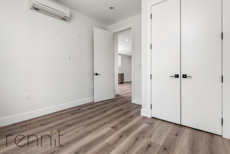 125 Kings Hwy, Apt 1B Image 5