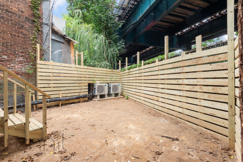 1922 Madison St, Apt 1 Image 16