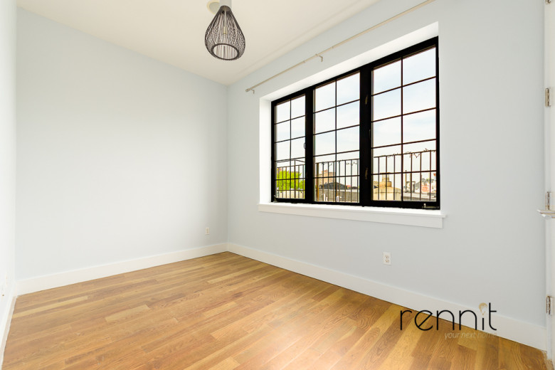 863 Broadway, Apt 4R Image 2