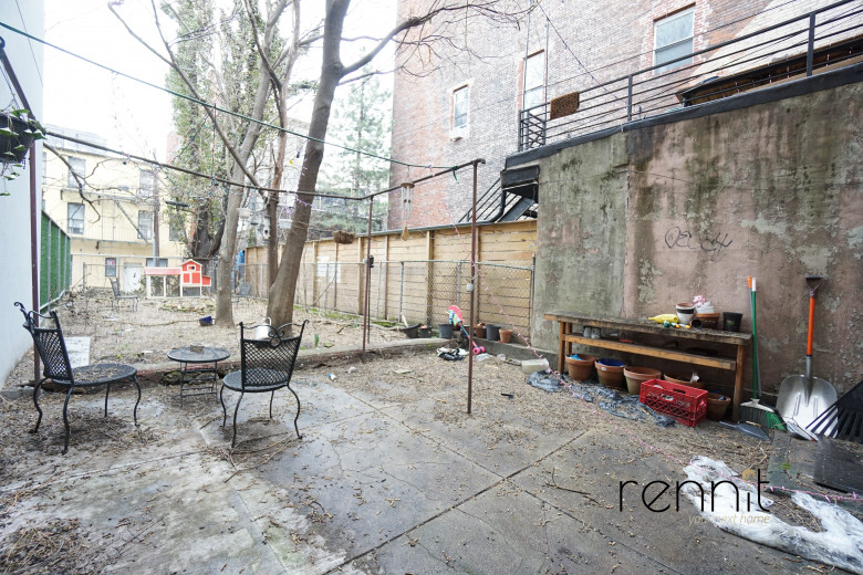 879 Park Ave, Apt 1F Image 1