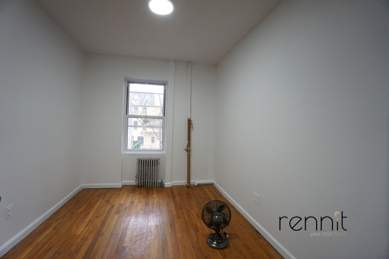 879 Park Ave, Apt 1F Image 12