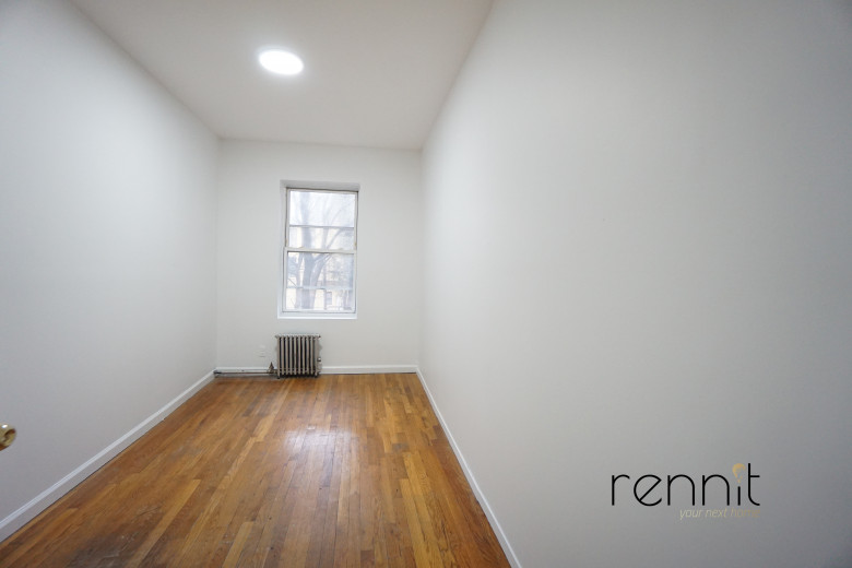 879 Park Ave, Apt 1F Image 14