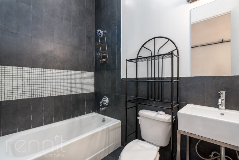 956 Hancock St, Apt 3R Image 5