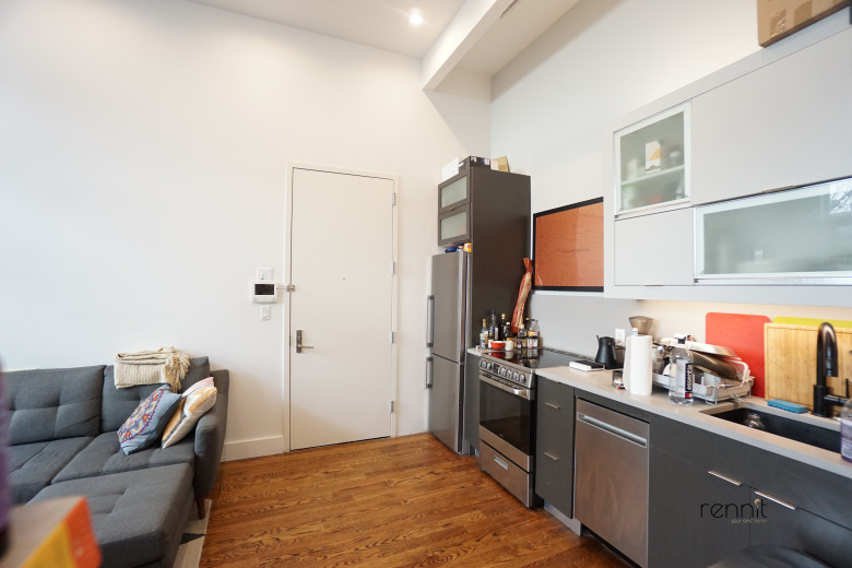 141 Metropolitan Ave, Apt 1A Image 2