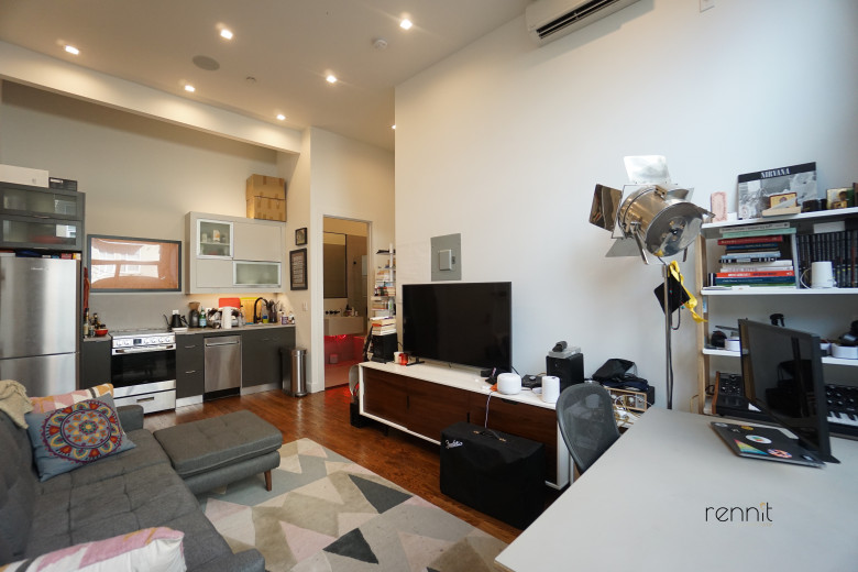 141 Metropolitan Ave, Apt 1A Image 6