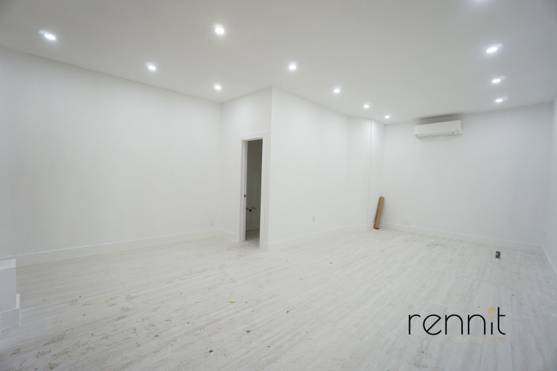 127 Montrose Ave, Apt Commercial Image 2