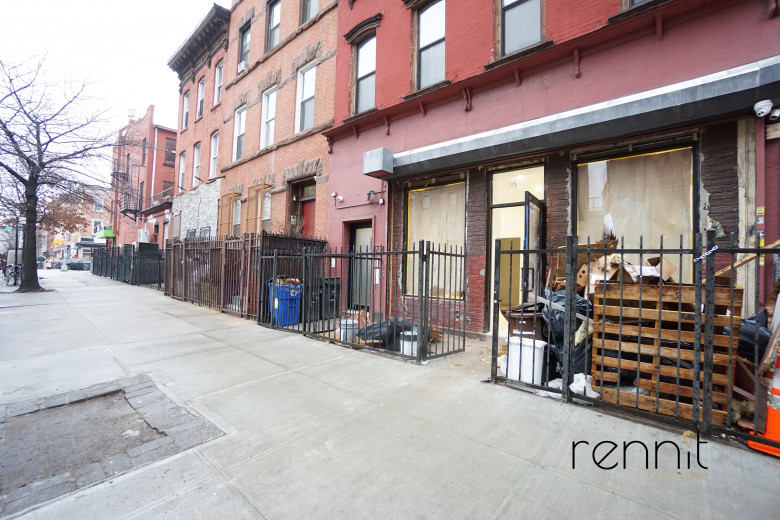 127 Montrose Ave, Apt Commercial Image 4