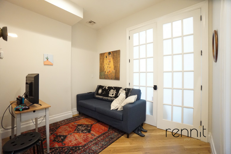 1028 Madison St, Apt 4 Image 2