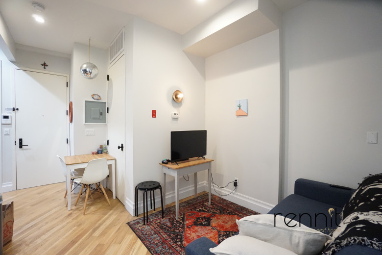 1028 Madison St, Apt 4 Image 4