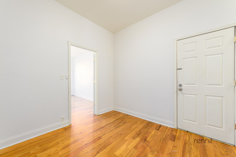 218 MacDougal St, Apt 1R Image 3