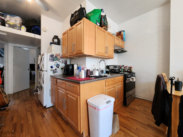 277 Hart St, Apt 2 Image 4